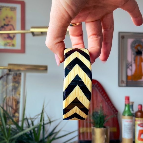 Chunky plastic bangle with wood + chevron elements - Picture 1 of 3